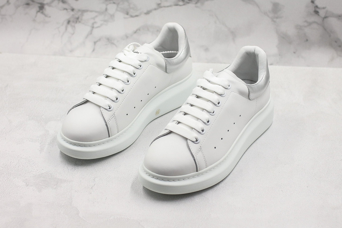 ALEXANDER MCQUEEN OVERSIZED SNEAKER