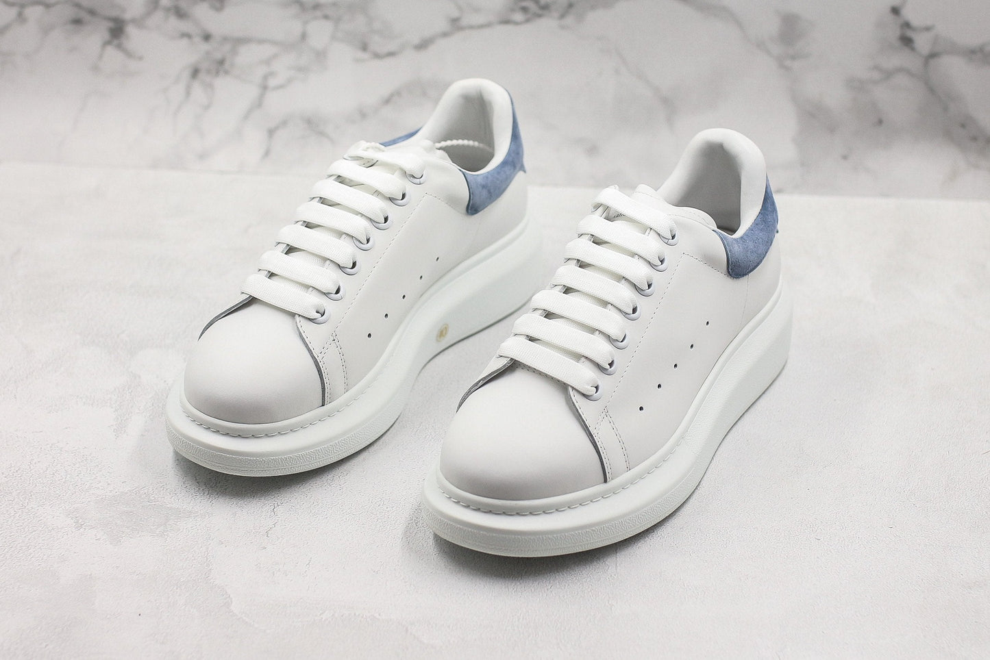 ALEXANDER MCQUEEN OVERSIZED SNEAKER