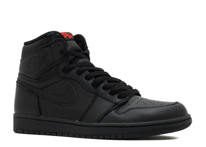 NIKE AIR JORDAN 1 RETRO "TRIPLE BLACK"