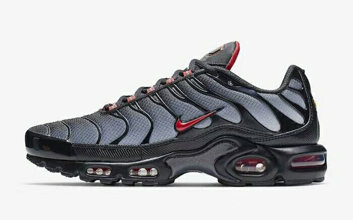 Nike Air Max Plus Black Gradient Red