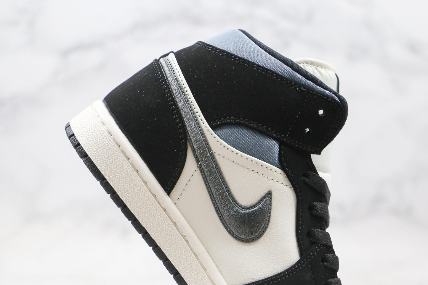 Air Jordan 1 Mid 2020